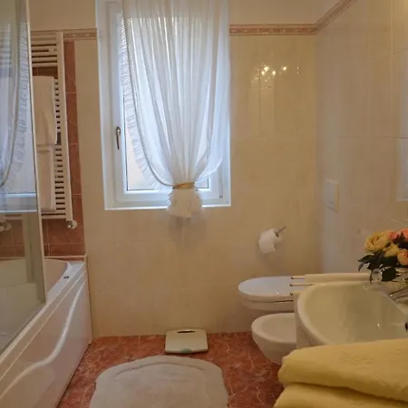 Casa Eleganza Apartment