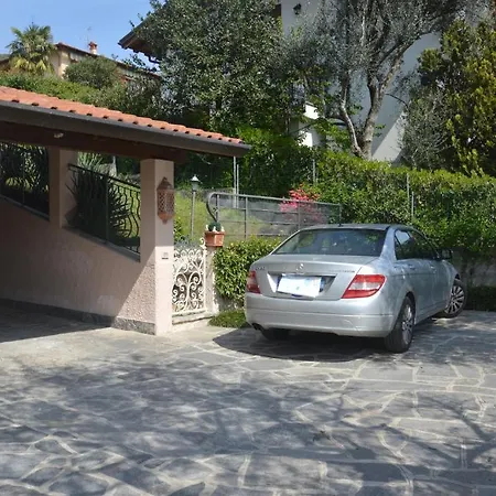 Casa Eleganza شقة تريميتْسّو